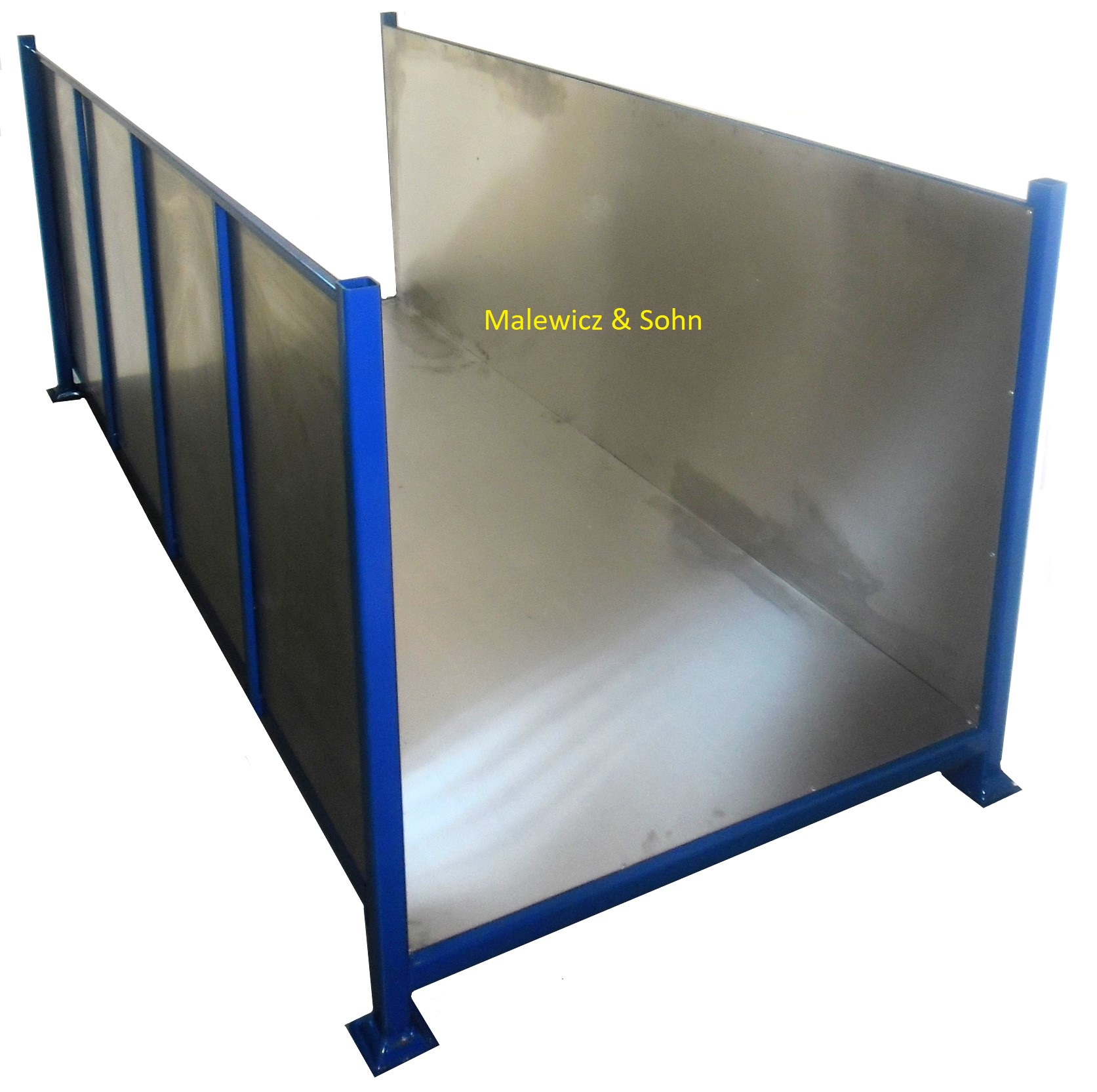 Transportgestell mit Wänden aus Alublech