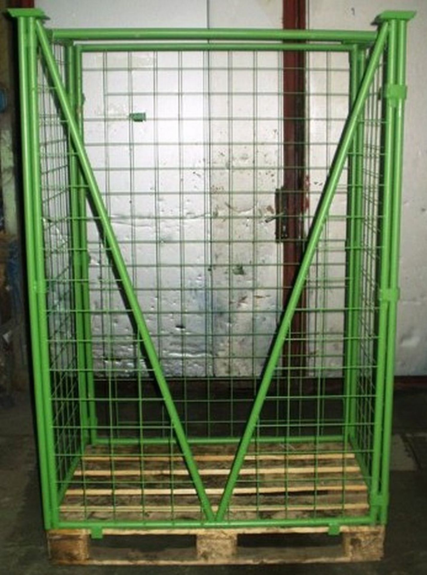 Gitteraufsatzrahmen mit V-Ausschnitt auf langer Seite